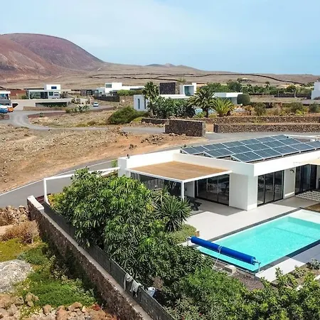 Maison Au Pied Du Calderon Hondo Avec Piscine Chauffee * Lajares